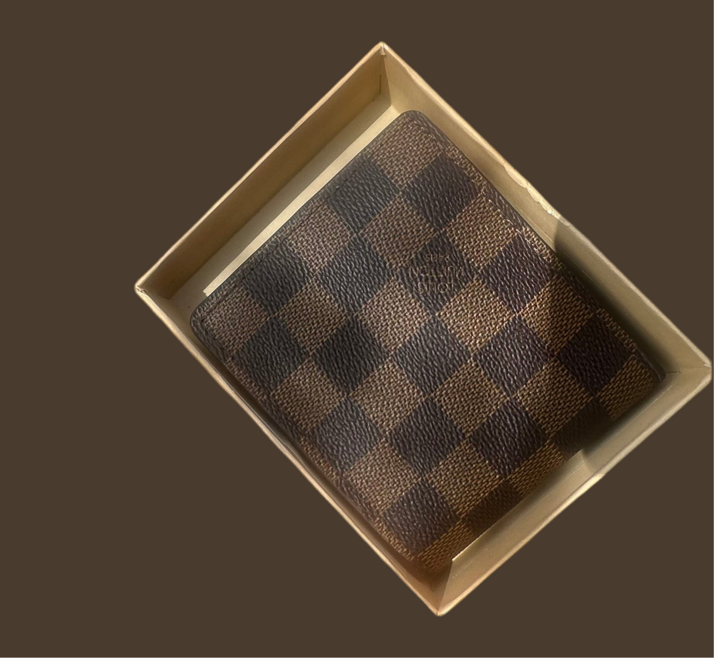 Authentic piece from Louis Vuitton. Louis Vuitton Slander Damier Wallet

100% Authentic
